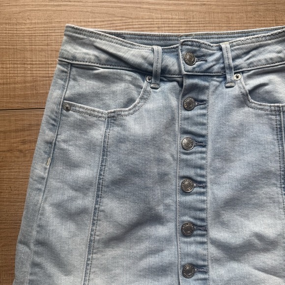 American Eagle Womens Skirt Size 0 Blue Denim Button Close Super Stretch Preppy - Picture 4 of 7